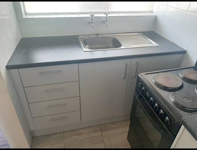1 bed property to rent in ROSEBANK